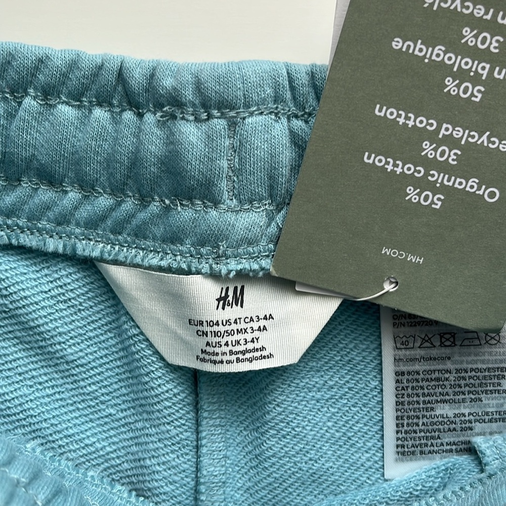 H&M, Boy’s French Terry shorts it pockets, light blue size 3-4 years - Picture 2 of 4